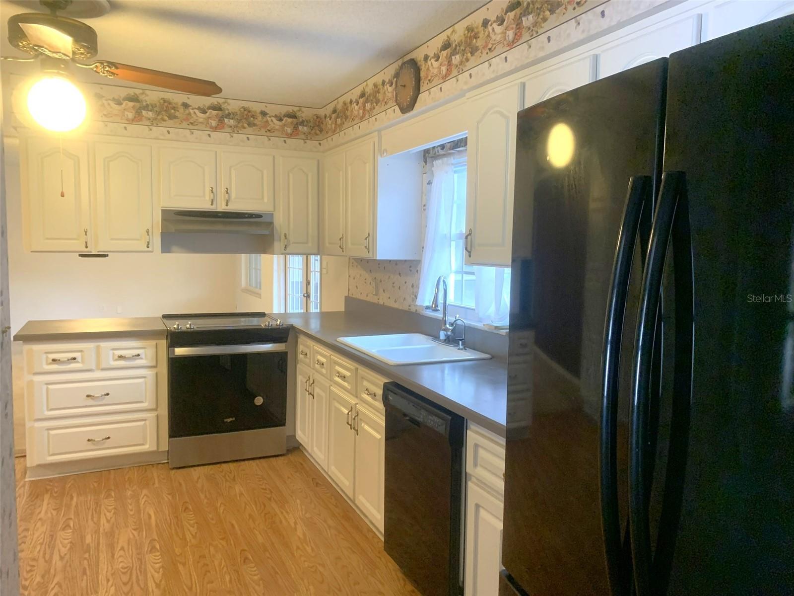 Image 3 of 28 For 1104 Knight Street