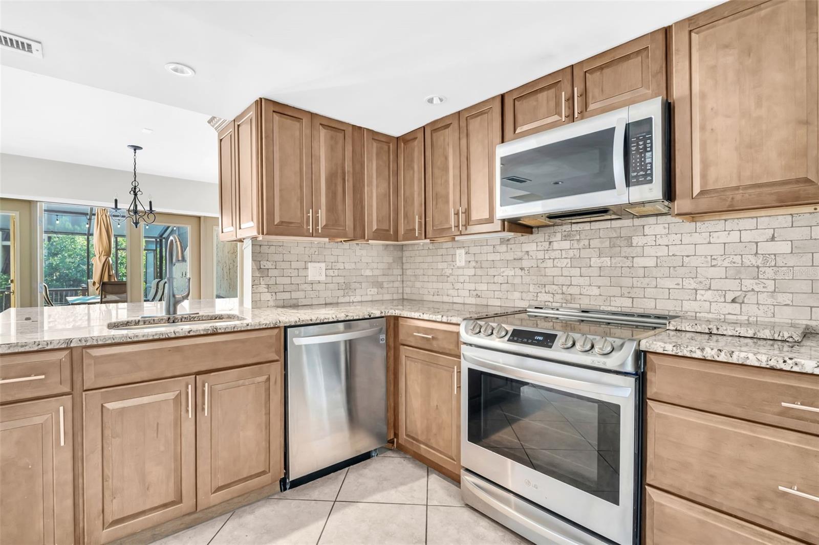 Image 10 of 61 For 4307 Harbor House Drive 13