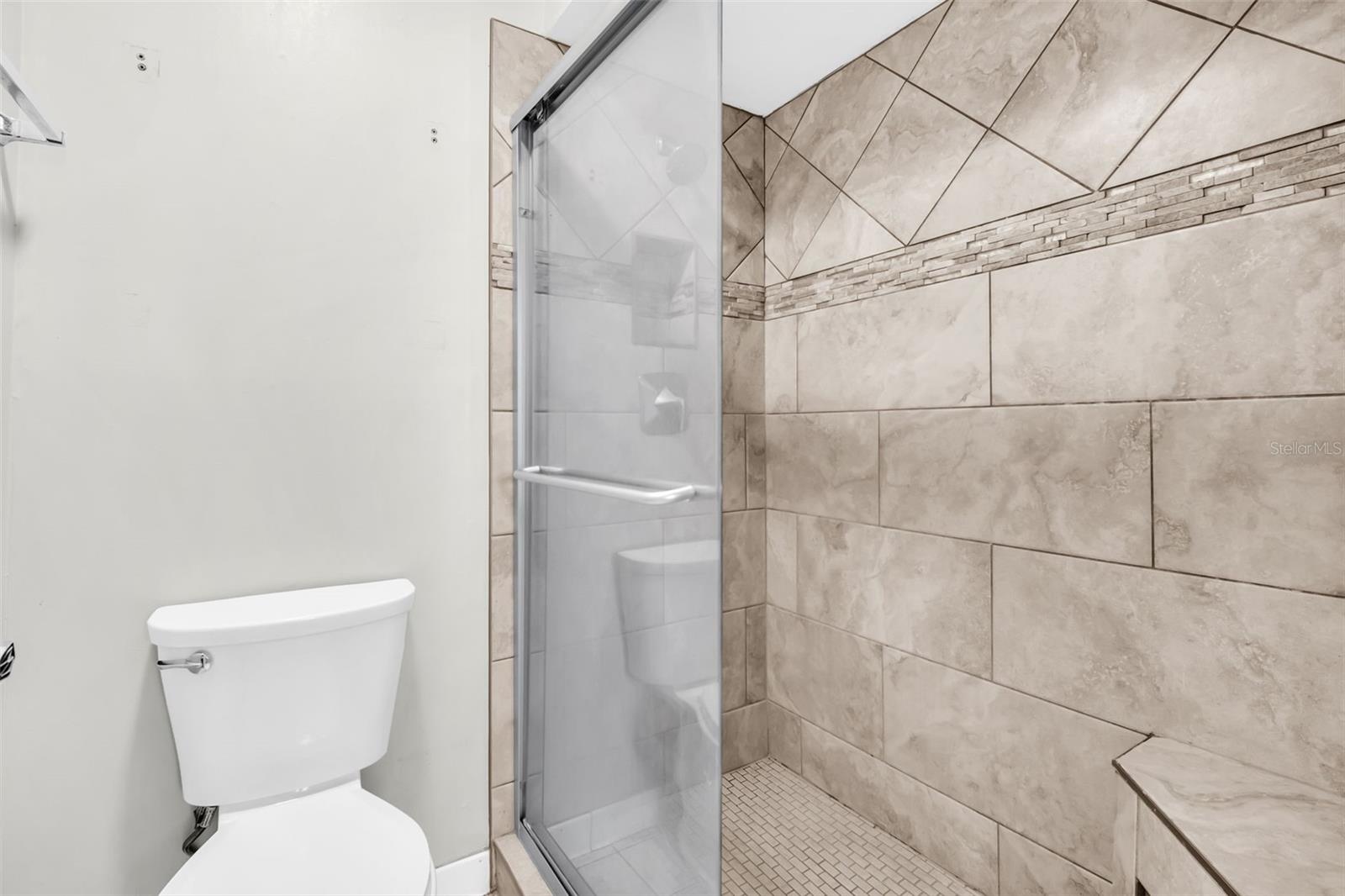 Image 18 of 61 For 4307 Harbor House Drive 13