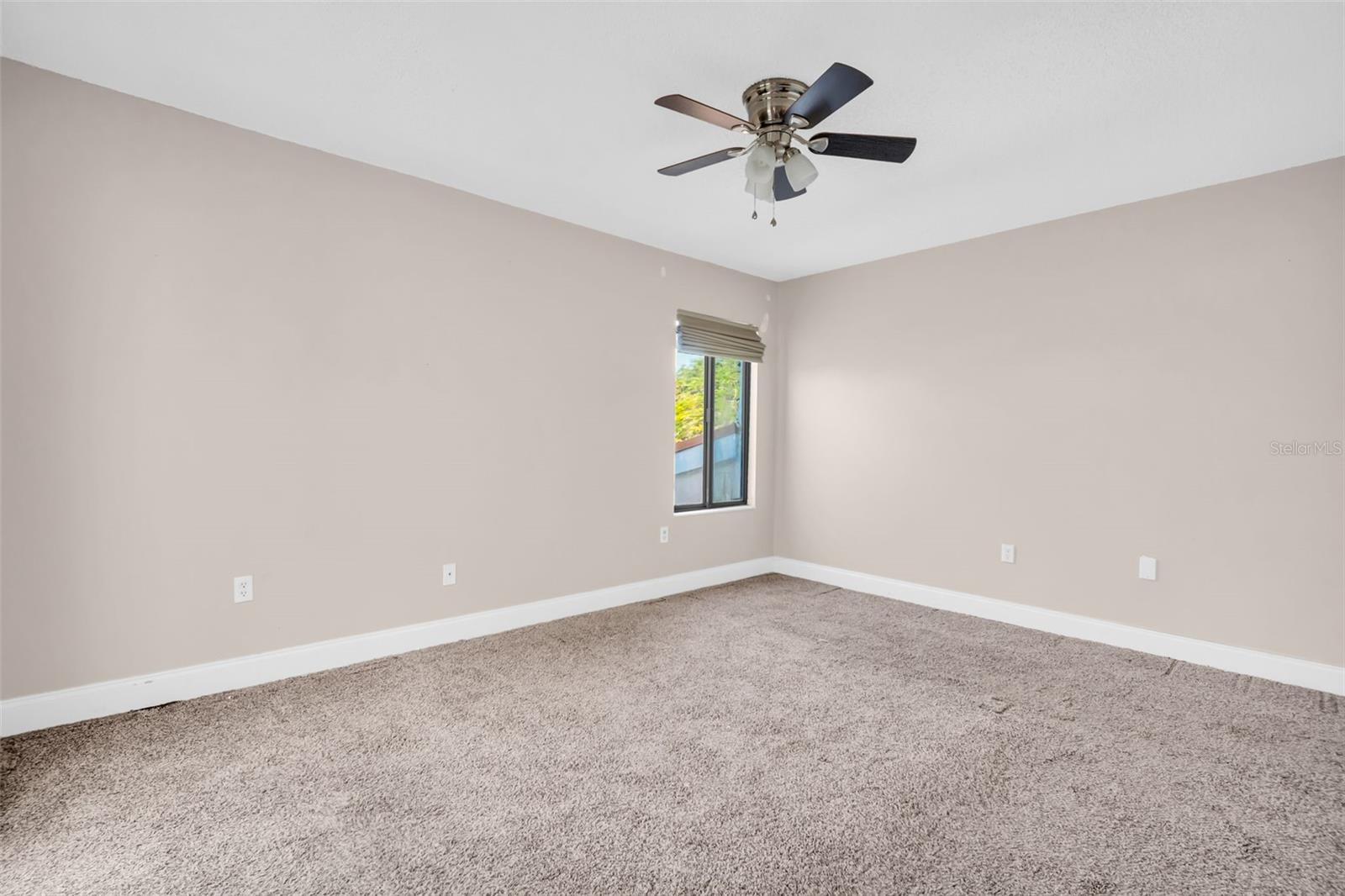 Image 19 of 61 For 4307 Harbor House Drive 13