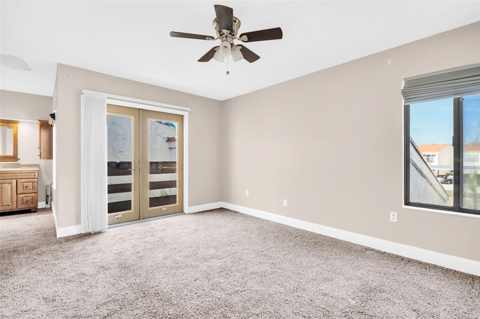 Image 22 of 61 For 4307 Harbor House Drive 13