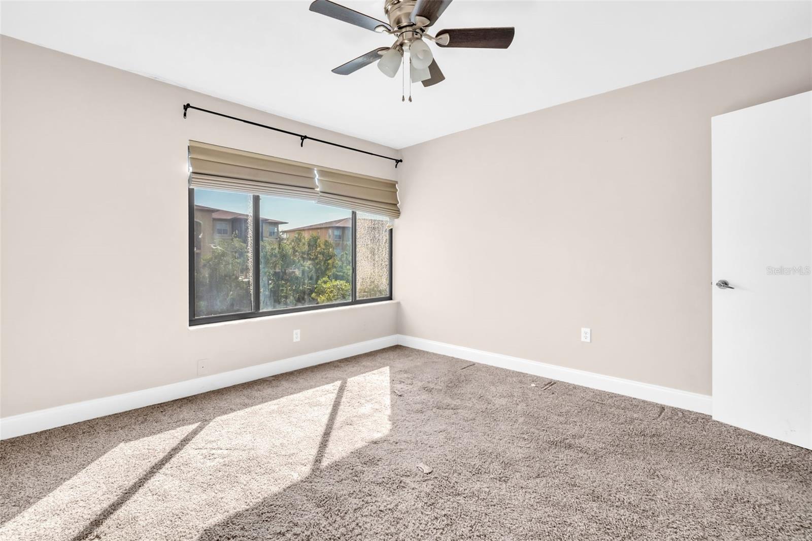 Image 34 of 61 For 4307 Harbor House Drive 13