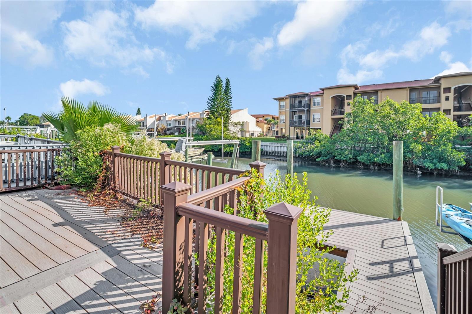 Image 37 of 61 For 4307 Harbor House Drive 13