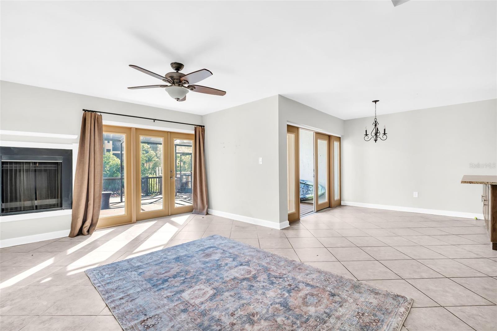 Image 7 of 61 For 4307 Harbor House Drive 13