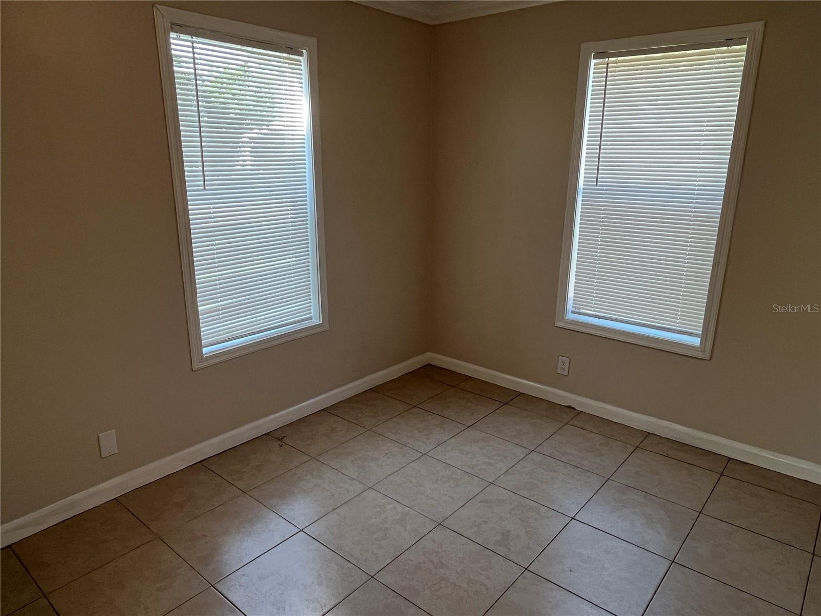 Image 3 of 7 For 218 Chesney Boulevard