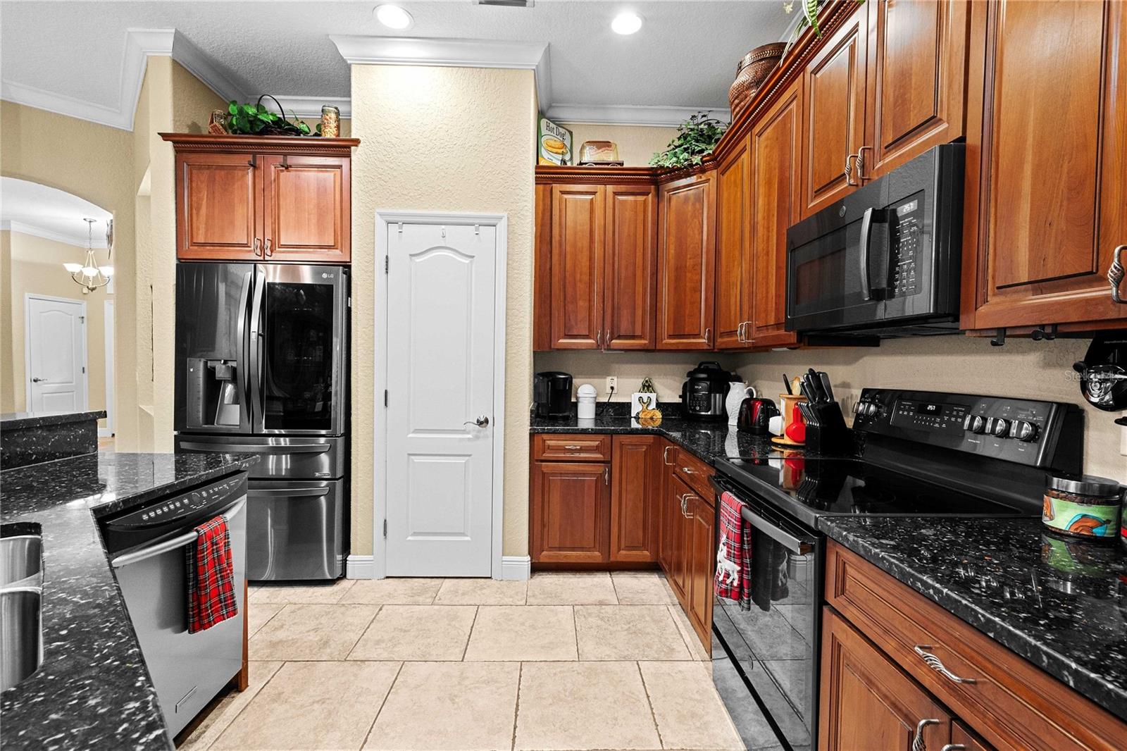 Image 10 of 48 For 26334 Lawrence Avenue