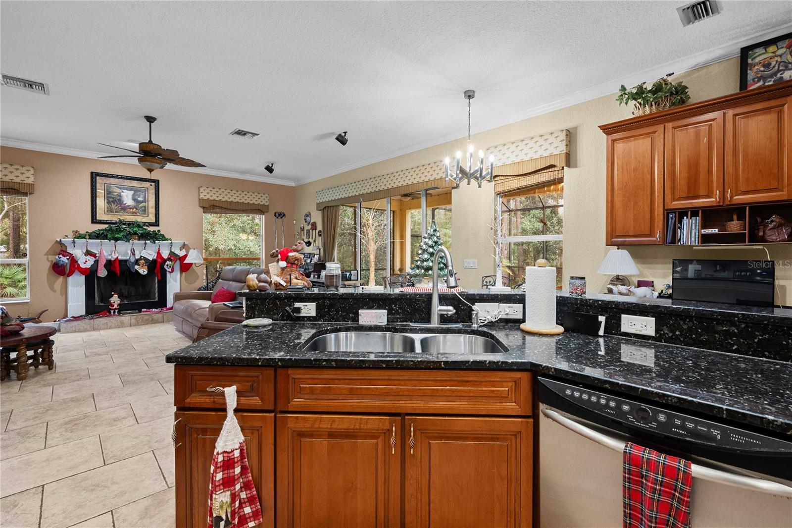 Image 11 of 48 For 26334 Lawrence Avenue