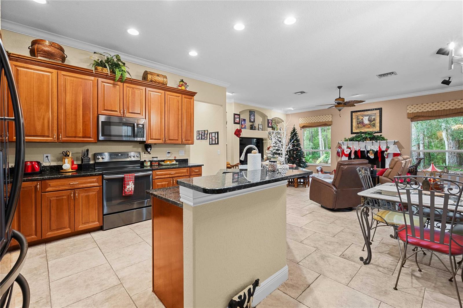 Image 12 of 48 For 26334 Lawrence Avenue