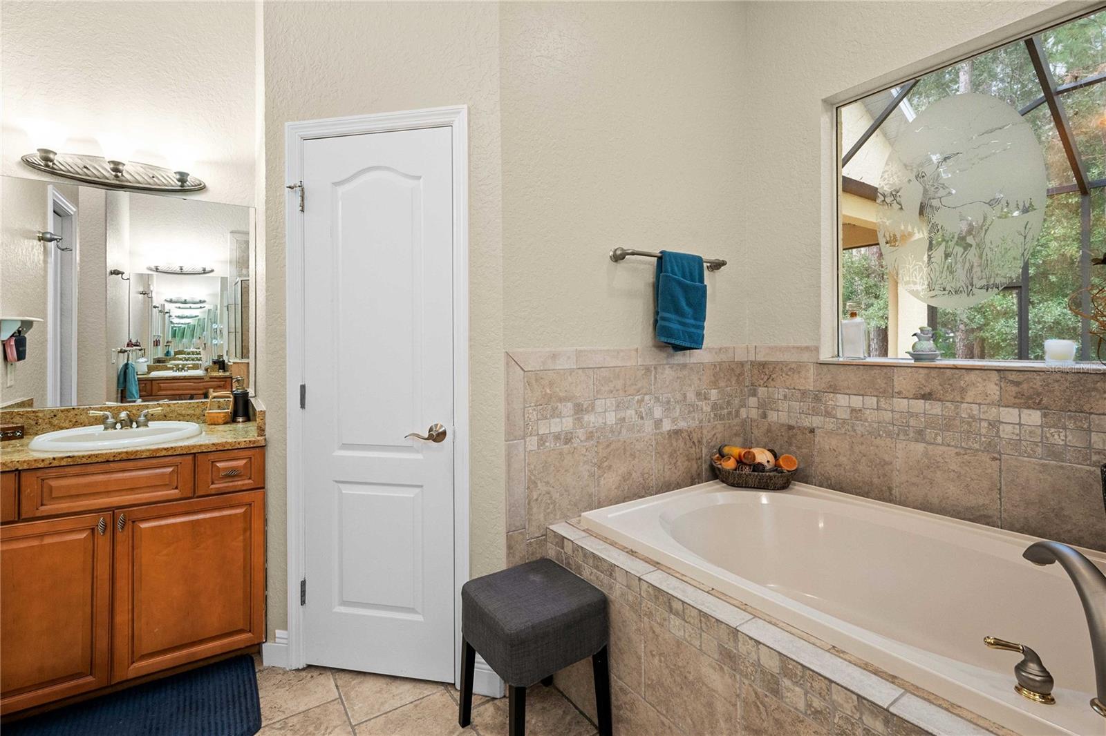 Image 23 of 48 For 26334 Lawrence Avenue