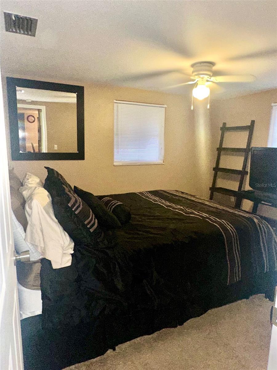 Listing photo id 10 for 5245 Bluejay Drive