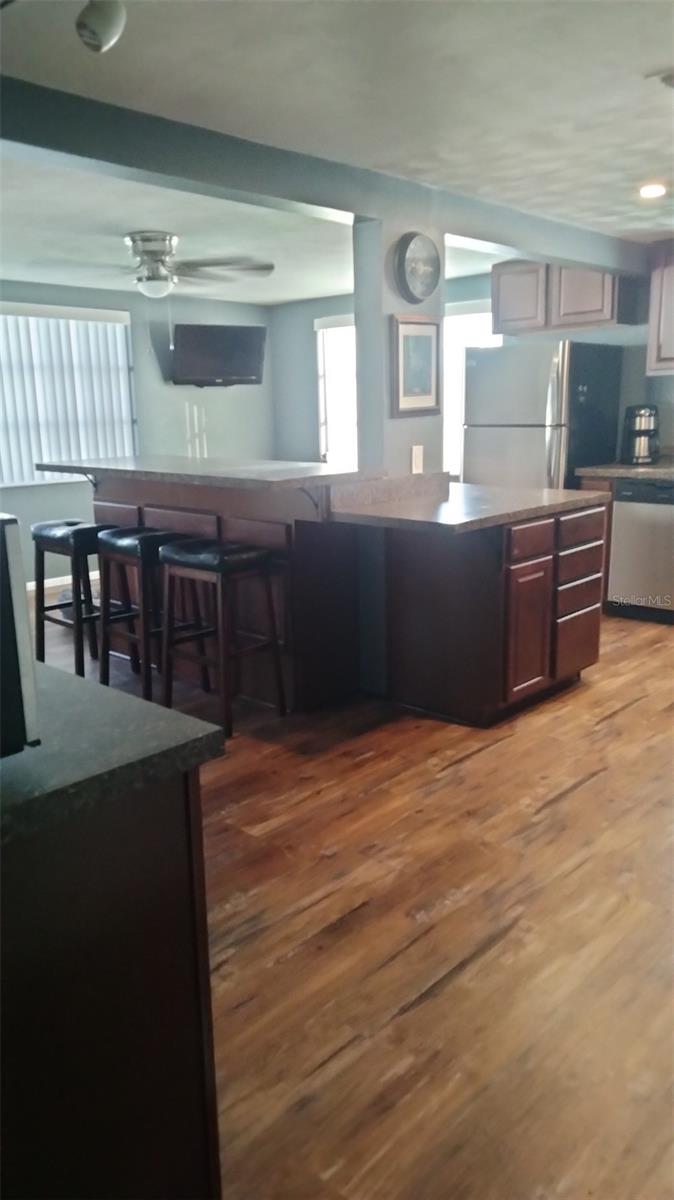 Listing photo id 6 for 5245 Bluejay Drive