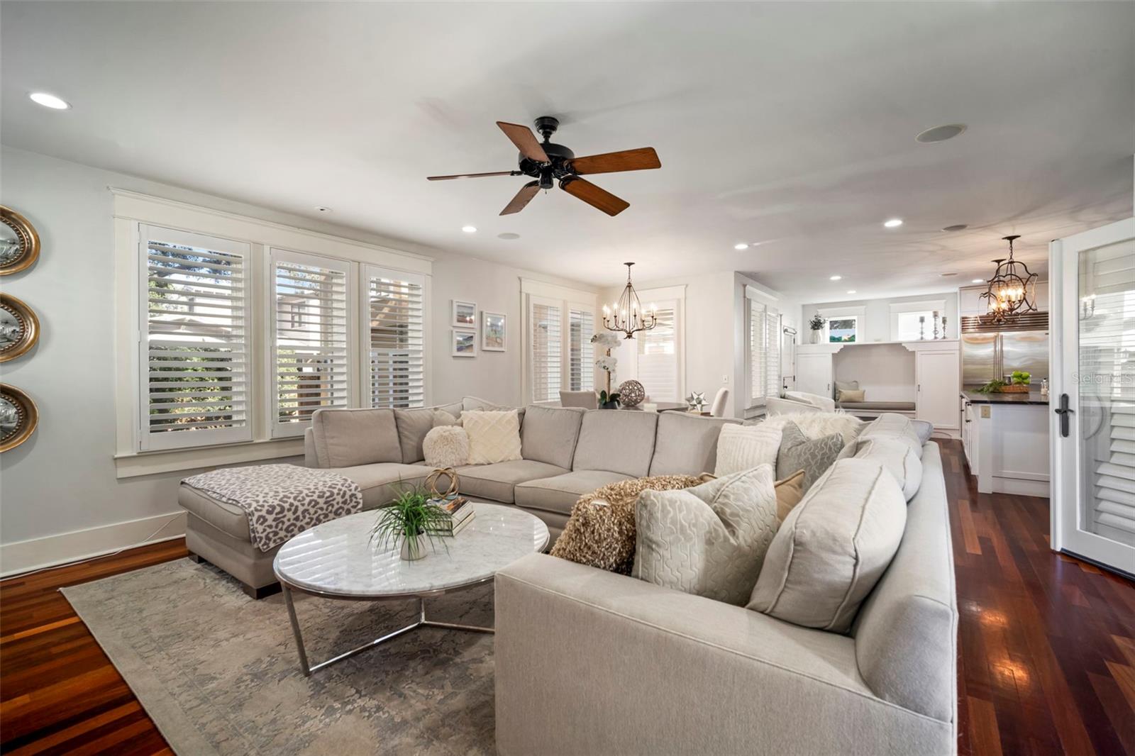 Listing photo id 11 for 1821 Richardson Place