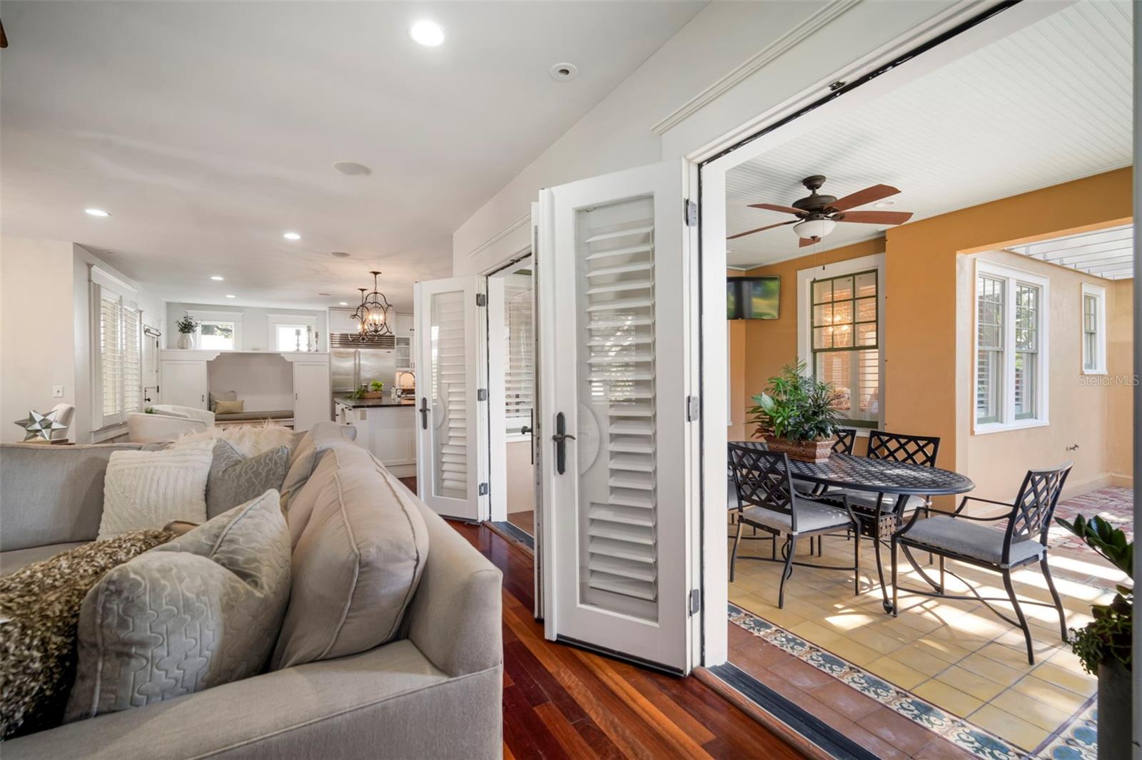 Listing photo id 13 for 1821 Richardson Place