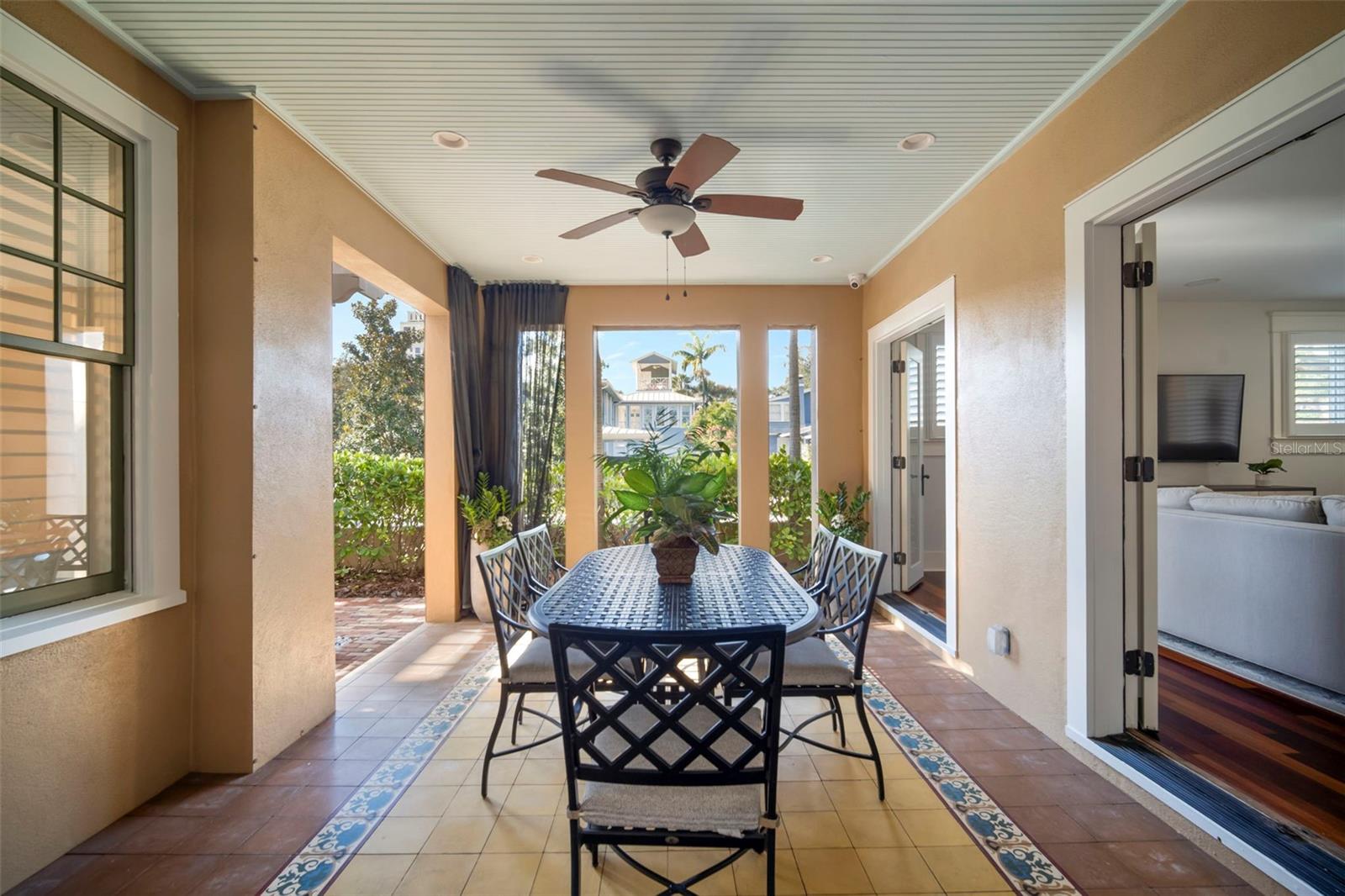 Listing photo id 14 for 1821 Richardson Place