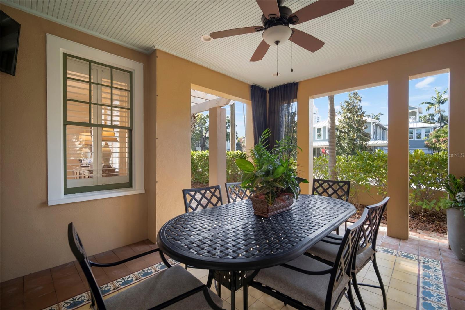 Listing photo id 15 for 1821 Richardson Place