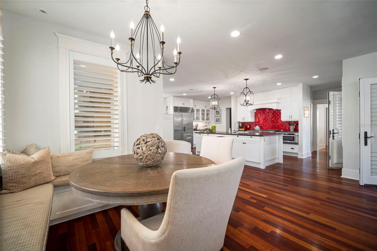 Listing photo id 16 for 1821 Richardson Place