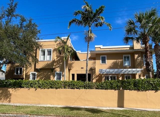 Listing photo id 0 for 1821 Richardson Place