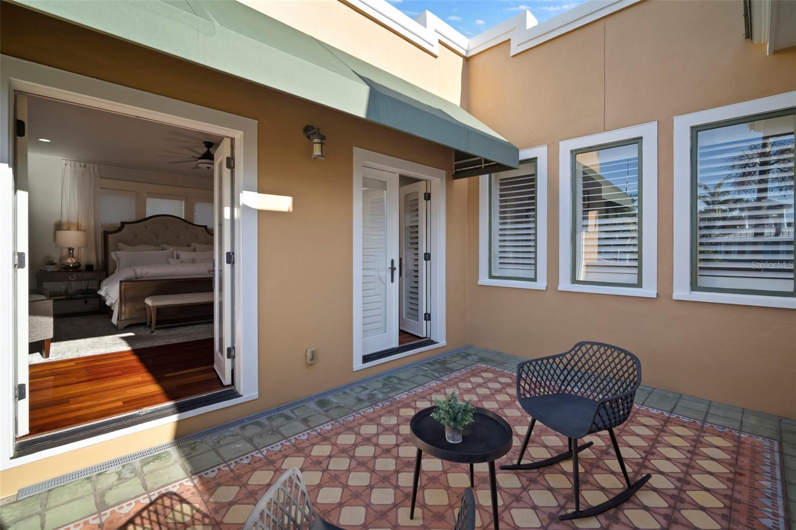 Listing photo id 34 for 1821 Richardson Place