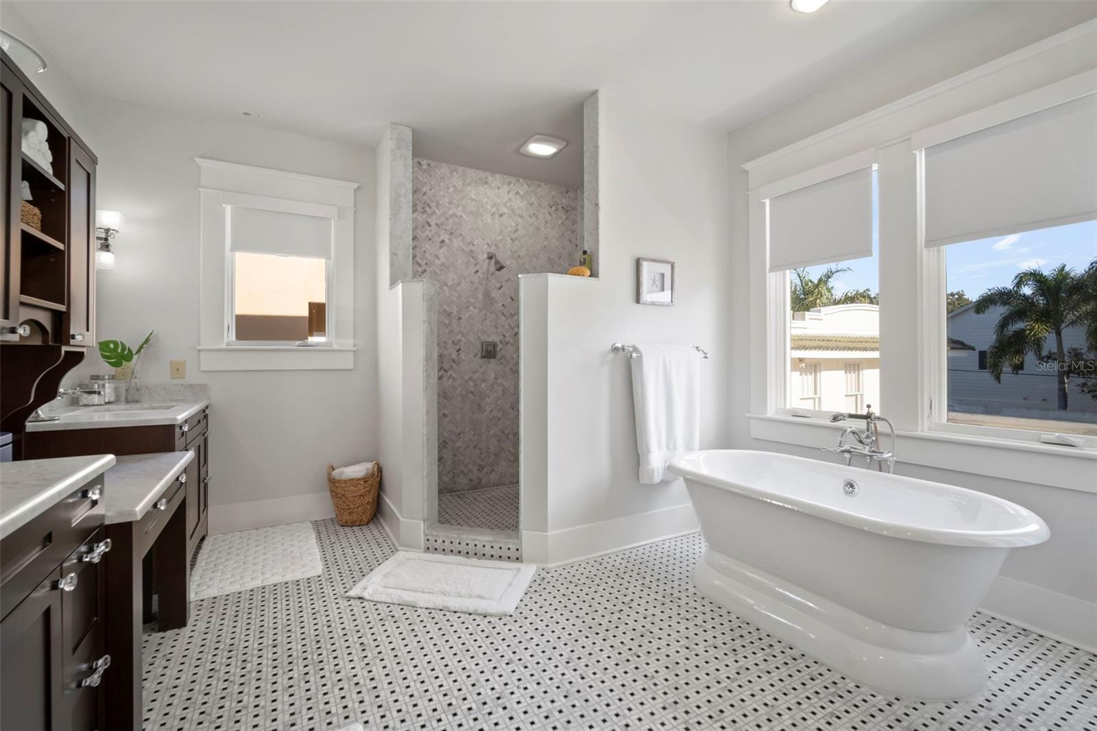 Listing photo id 35 for 1821 Richardson Place