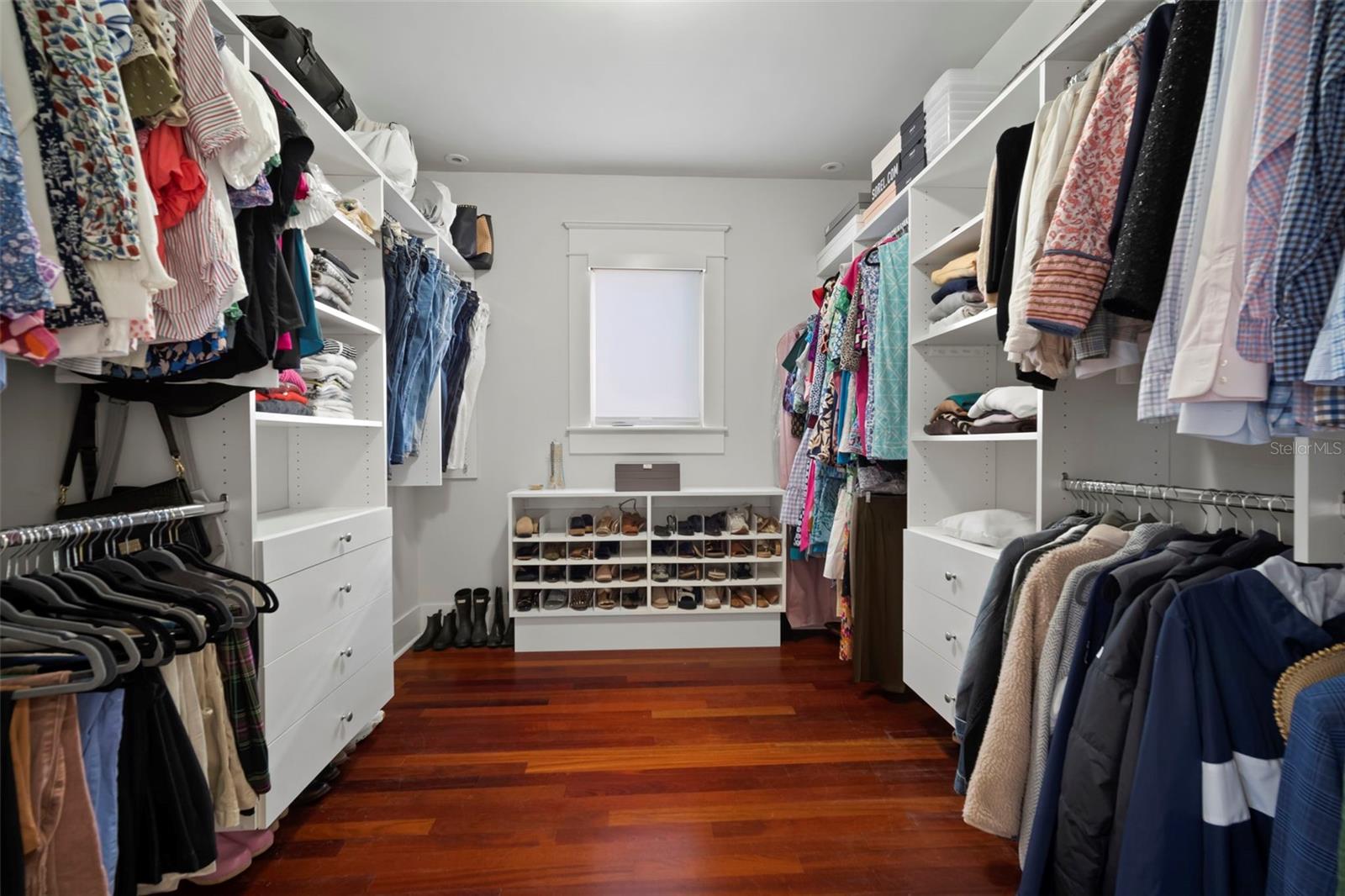 Listing photo id 39 for 1821 Richardson Place