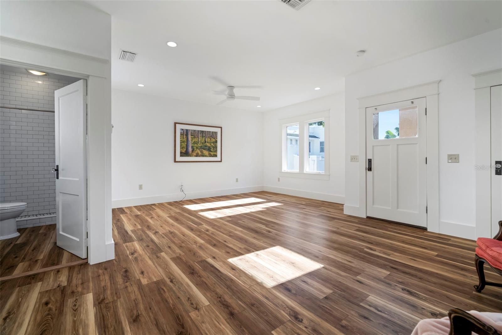 Listing photo id 49 for 1821 Richardson Place