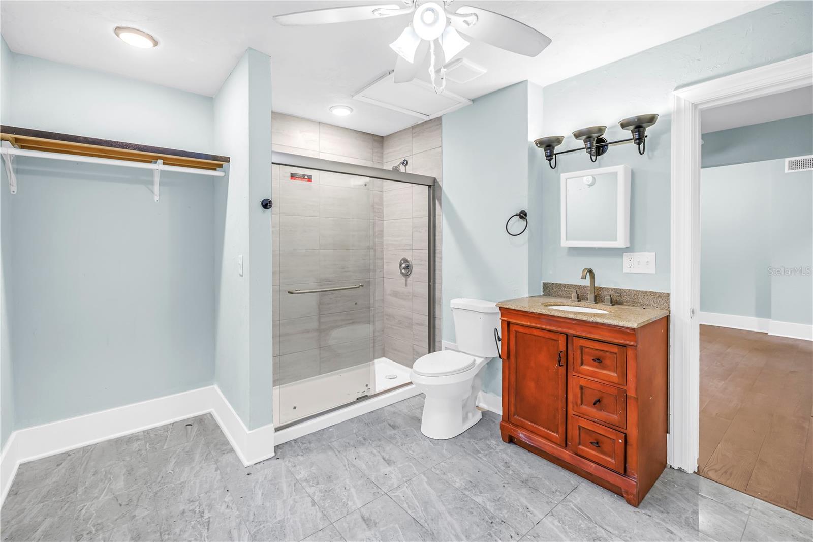 Image 15 of 54 For 1012 Granville Court N