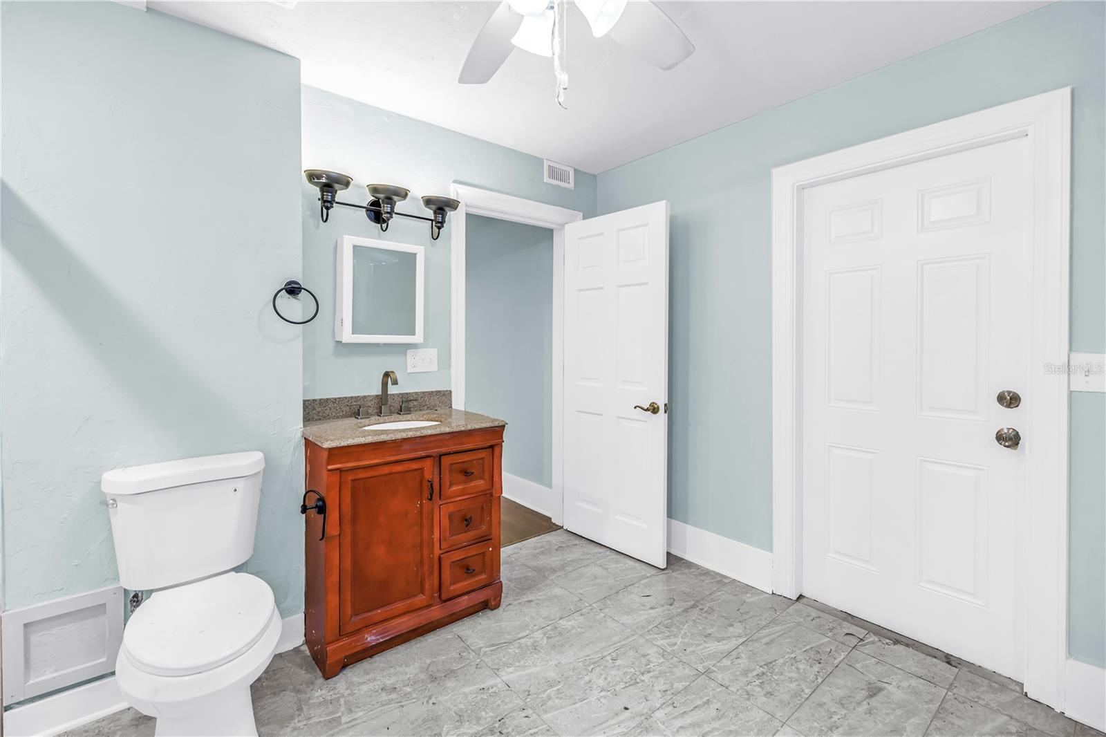 Image 16 of 54 For 1012 Granville Court N