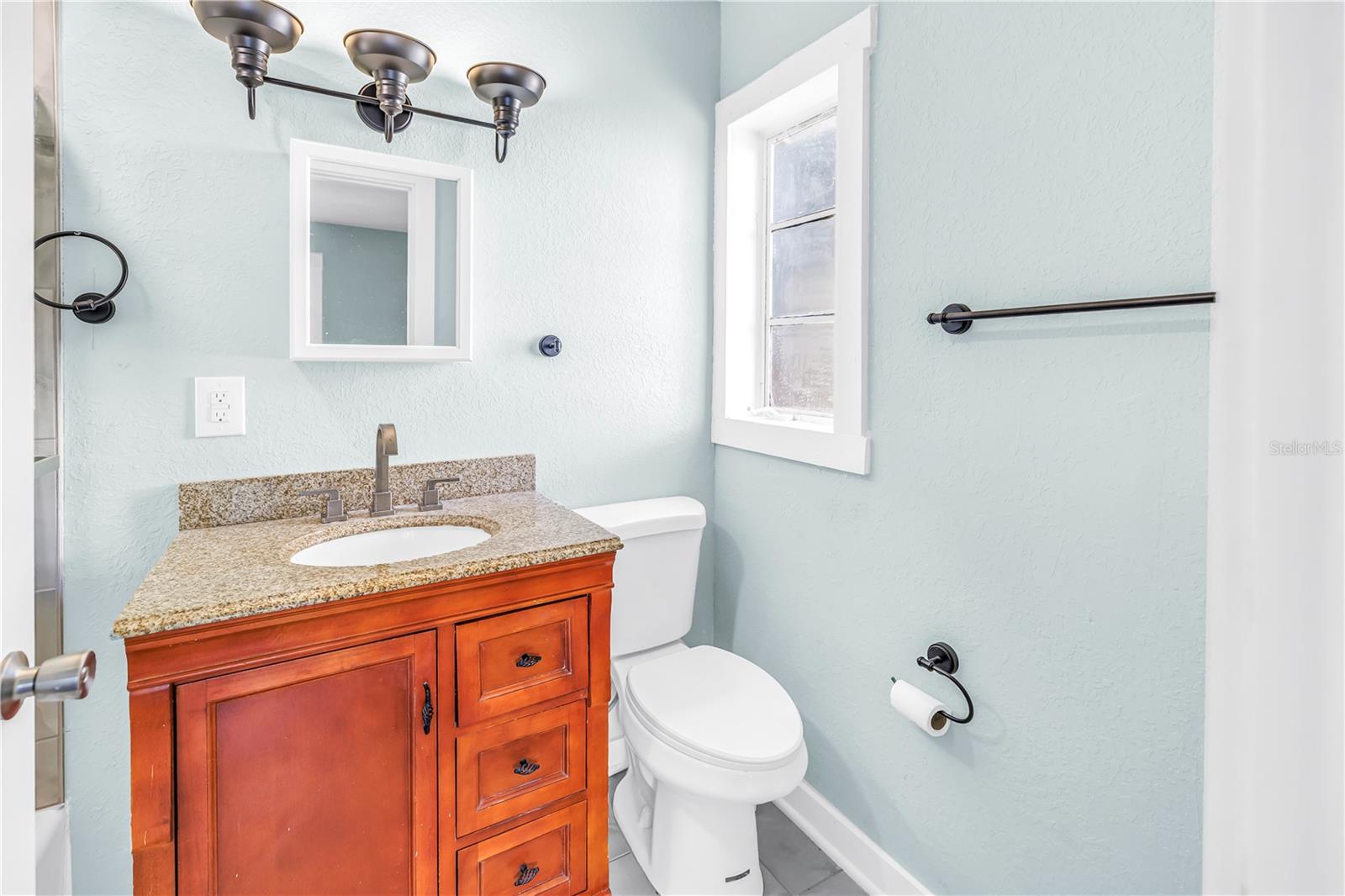 Image 19 of 54 For 1012 Granville Court N