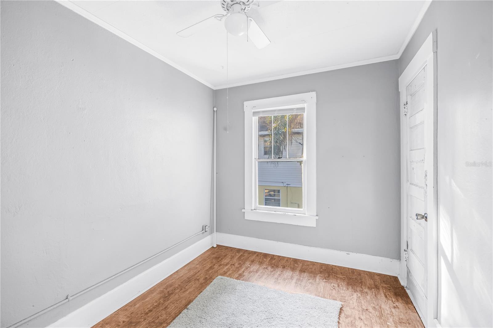 Image 21 of 54 For 1012 Granville Court N