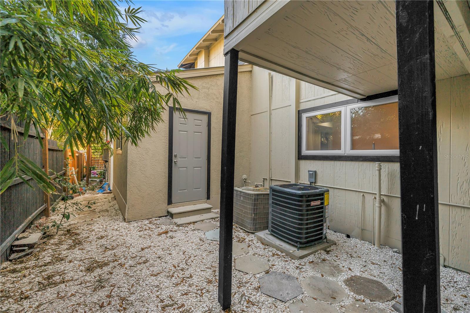 Image 53 of 54 For 1012 Granville Court N