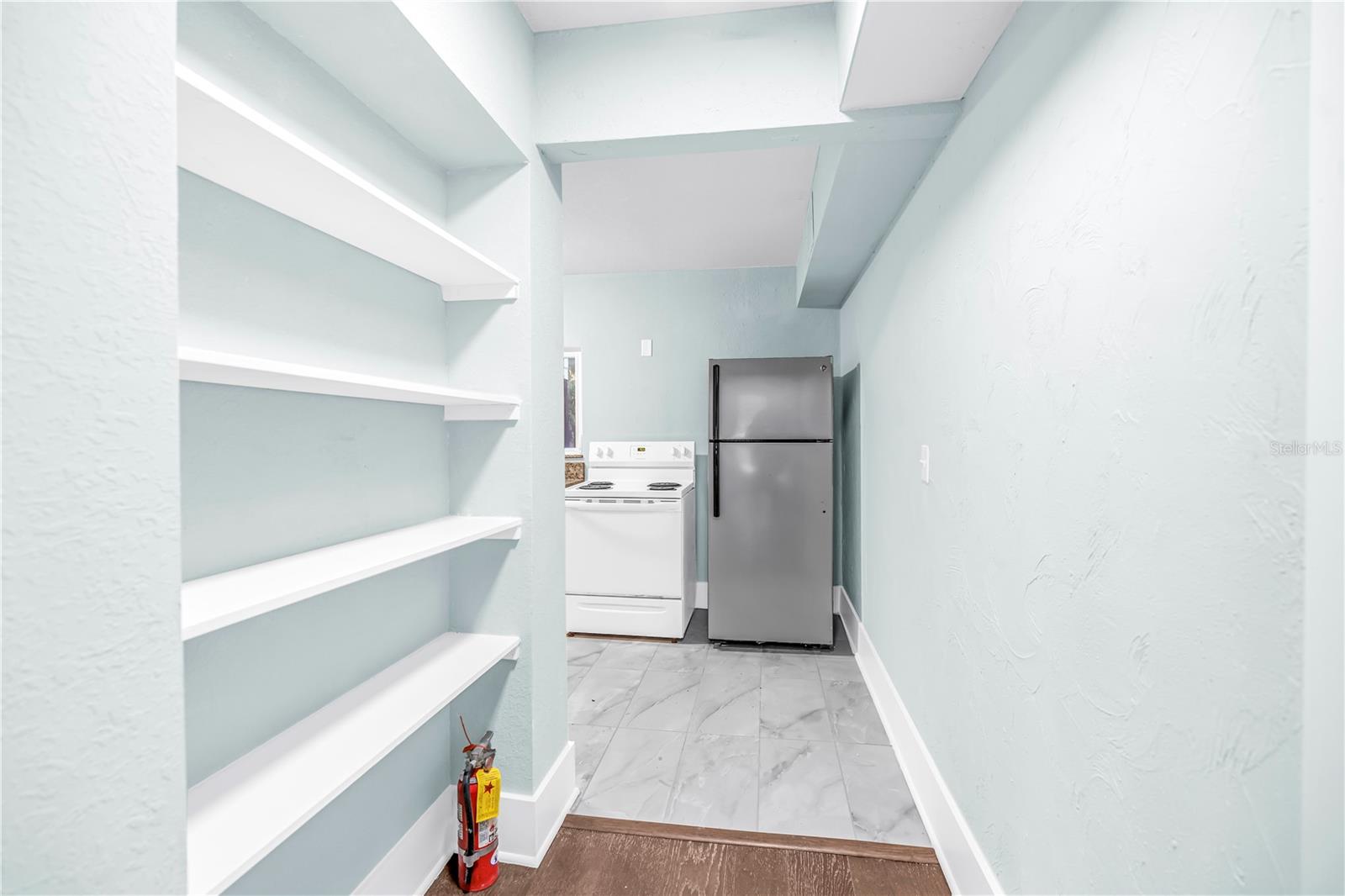 Image 6 of 54 For 1012 Granville Court N