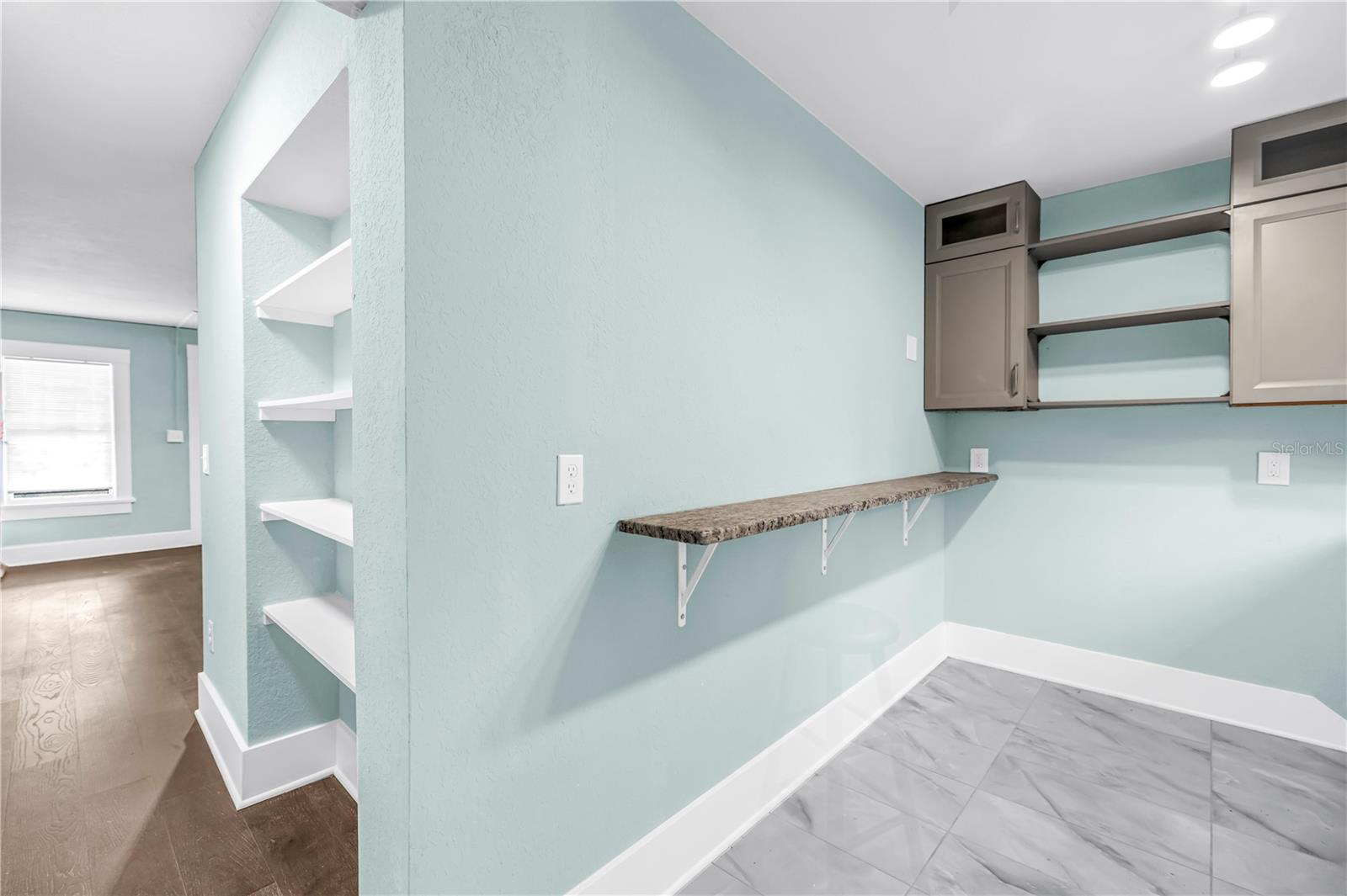 Image 8 of 54 For 1012 Granville Court N