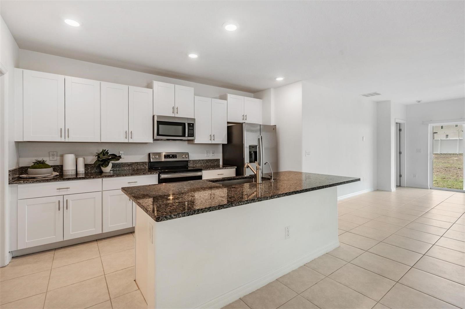 Listing photo id 8 for 6347 Ten Acre Court