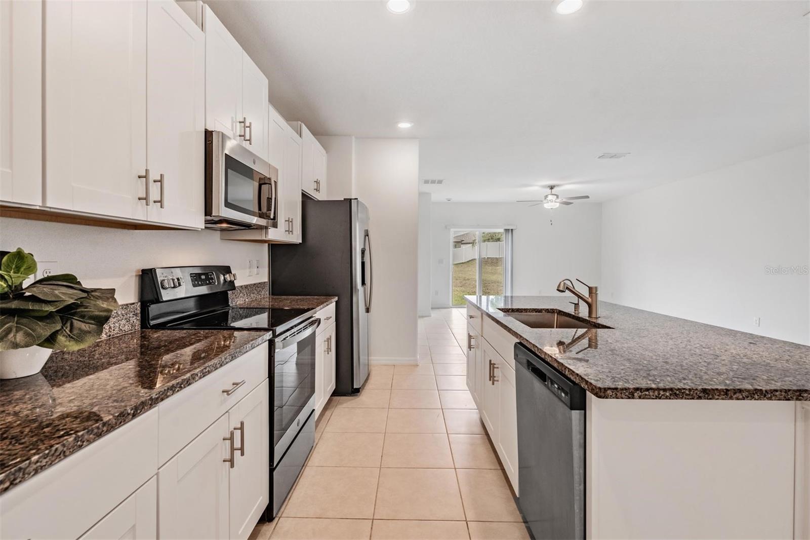 Listing photo id 10 for 6347 Ten Acre Court