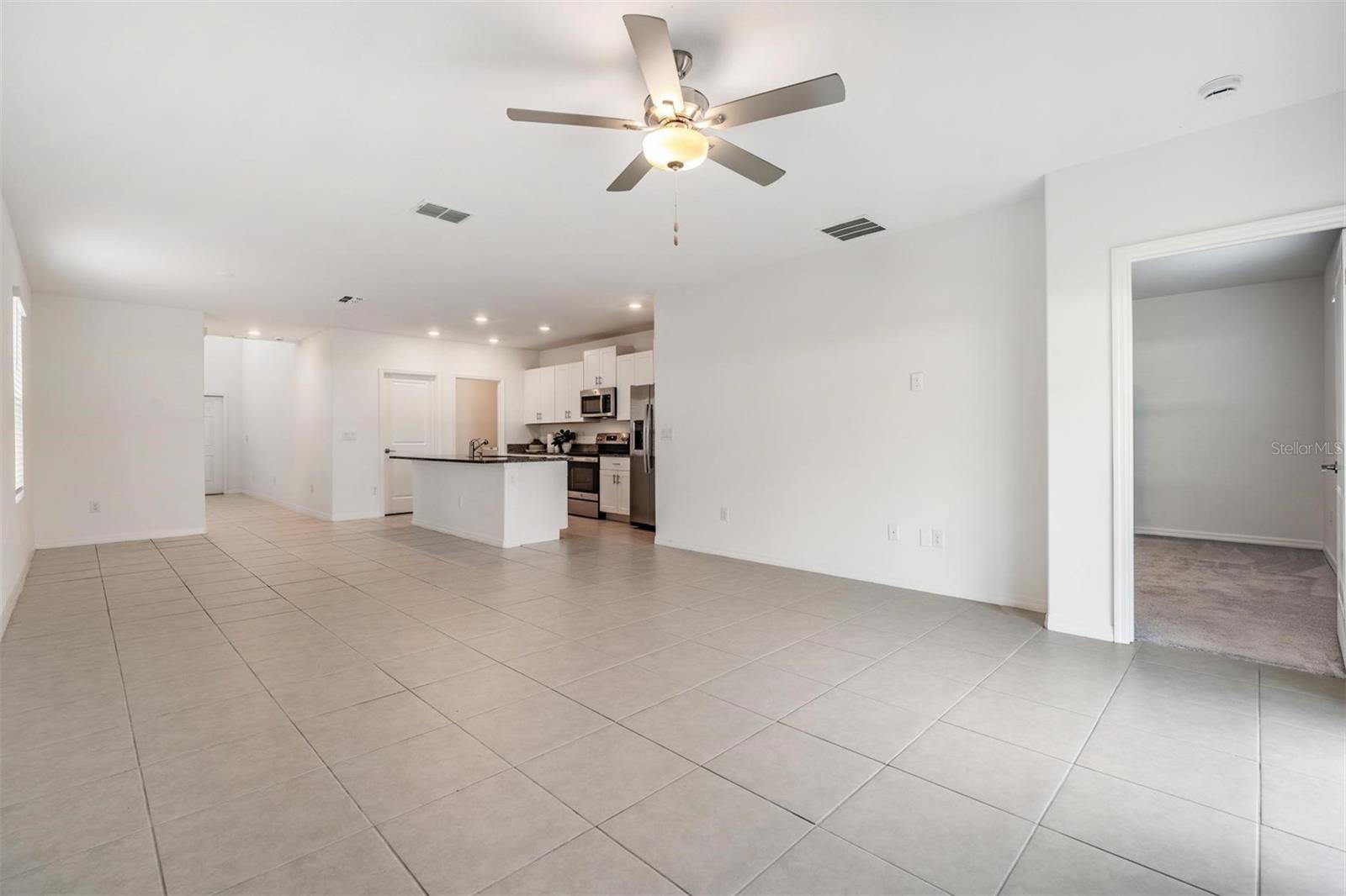 Listing photo id 14 for 6347 Ten Acre Court