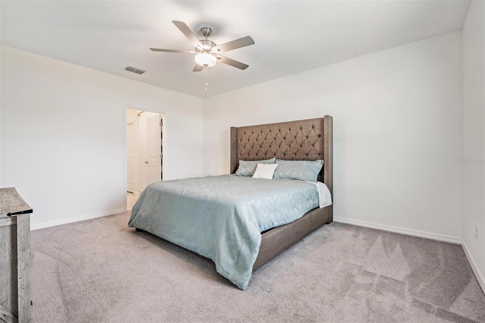 Listing photo id 15 for 6347 Ten Acre Court