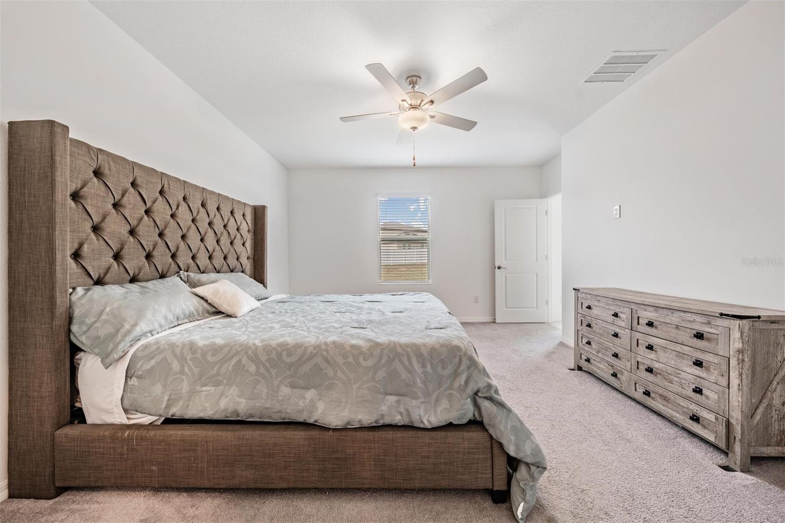 Listing photo id 16 for 6347 Ten Acre Court