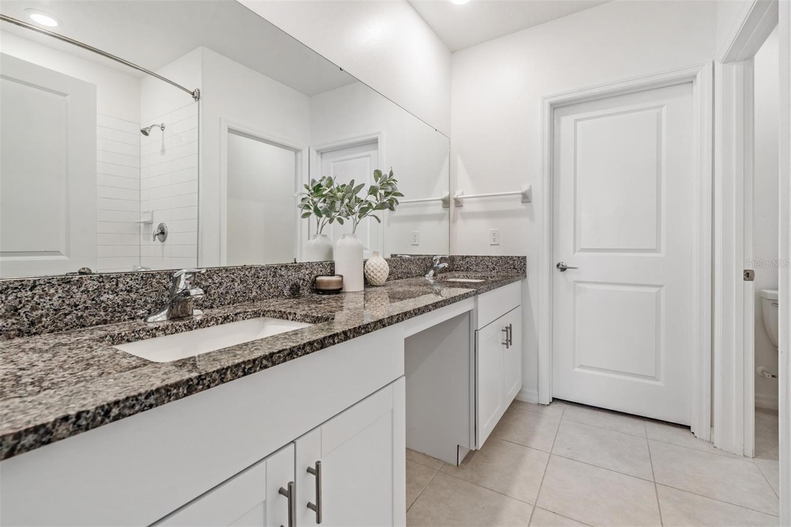 Listing photo id 17 for 6347 Ten Acre Court