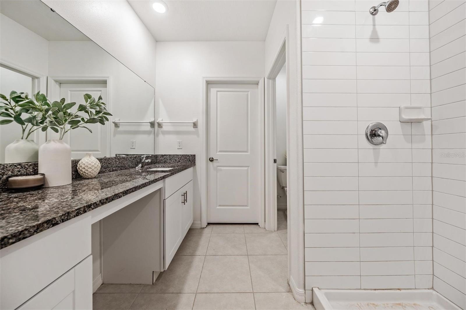 Listing photo id 18 for 6347 Ten Acre Court