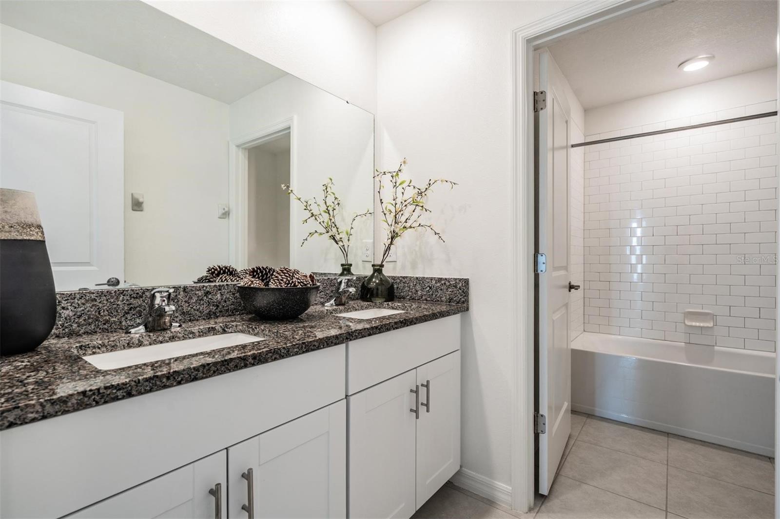 Listing photo id 26 for 6347 Ten Acre Court