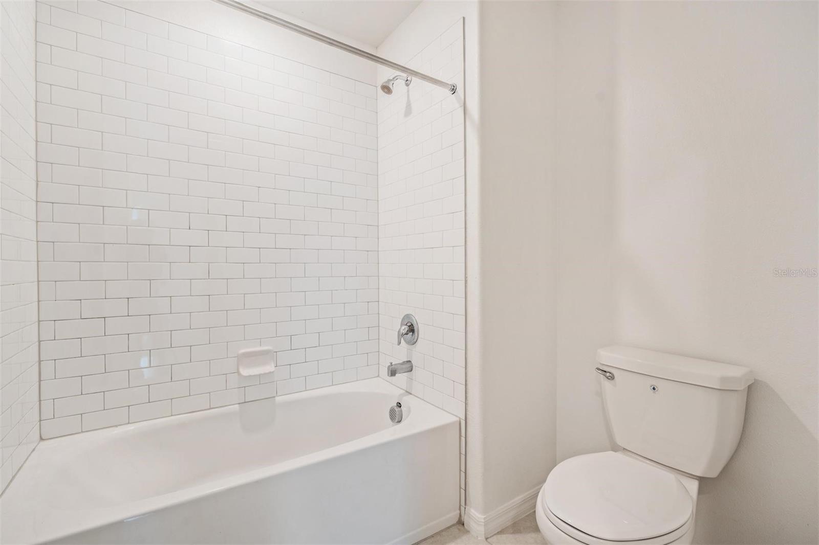 Listing photo id 27 for 6347 Ten Acre Court