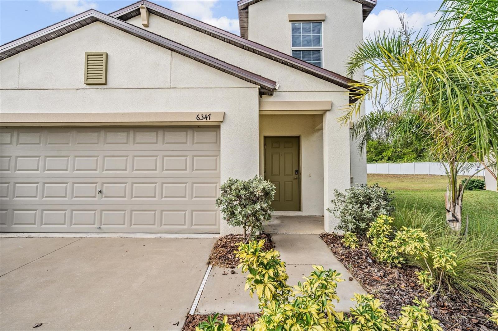 Listing photo id 1 for 6347 Ten Acre Court