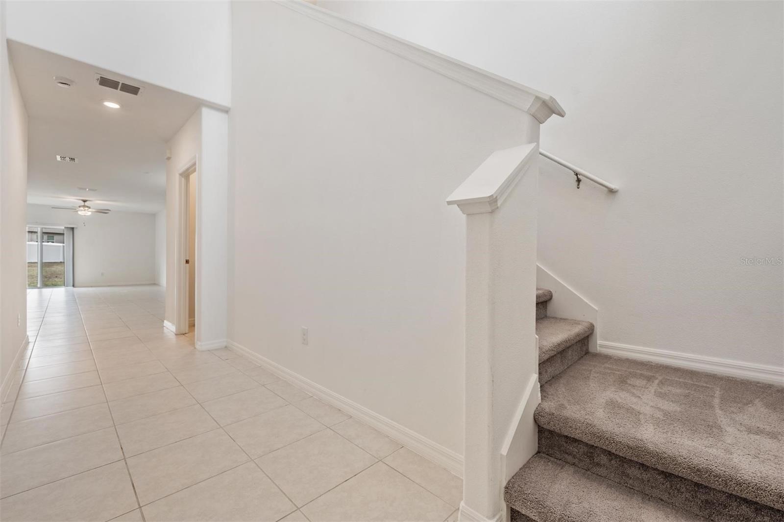 Listing photo id 2 for 6347 Ten Acre Court