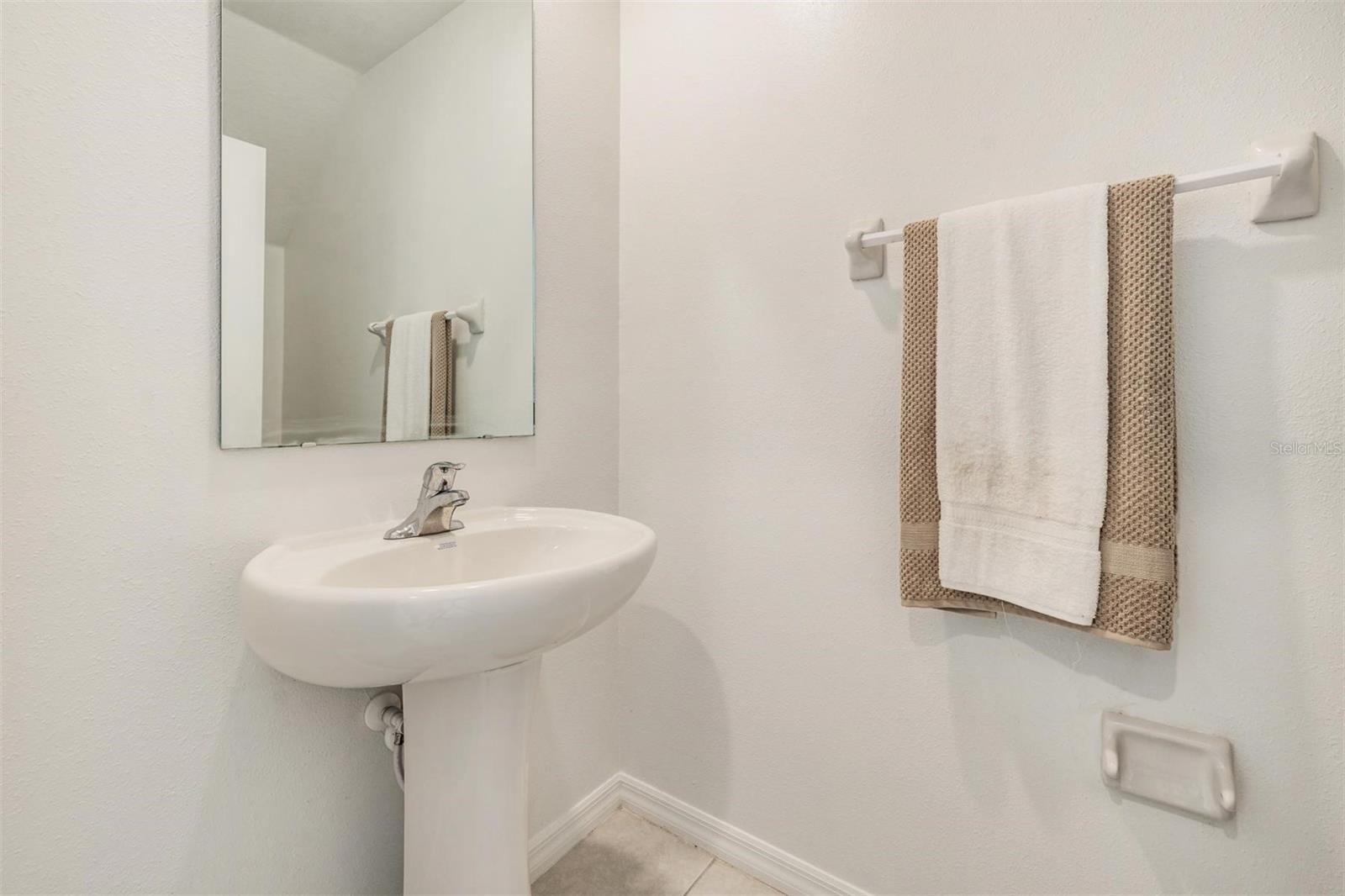 Listing photo id 3 for 6347 Ten Acre Court