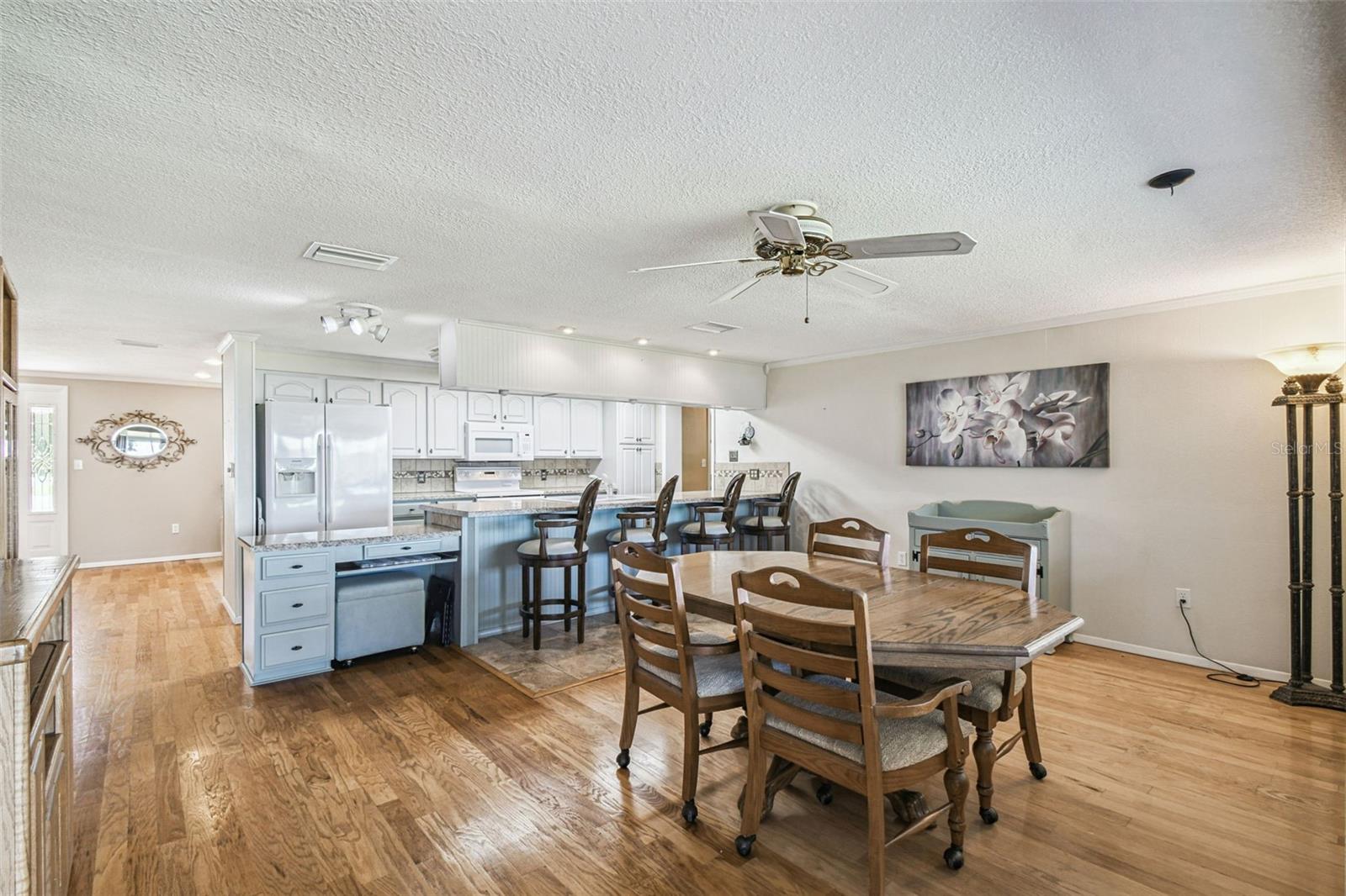 Image 16 of 51 For 3857 Orange Drive