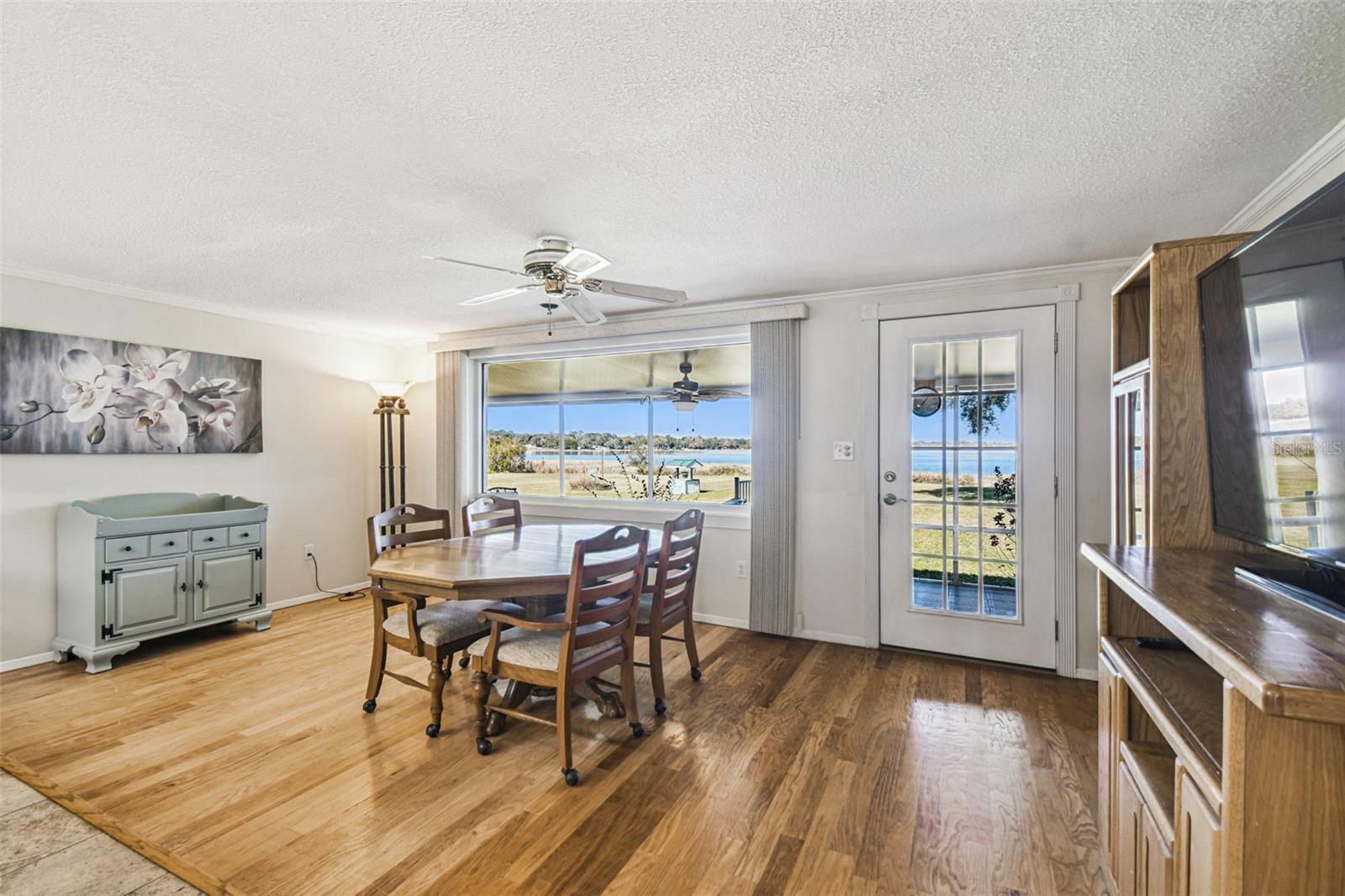 Image 18 of 51 For 3857 Orange Drive