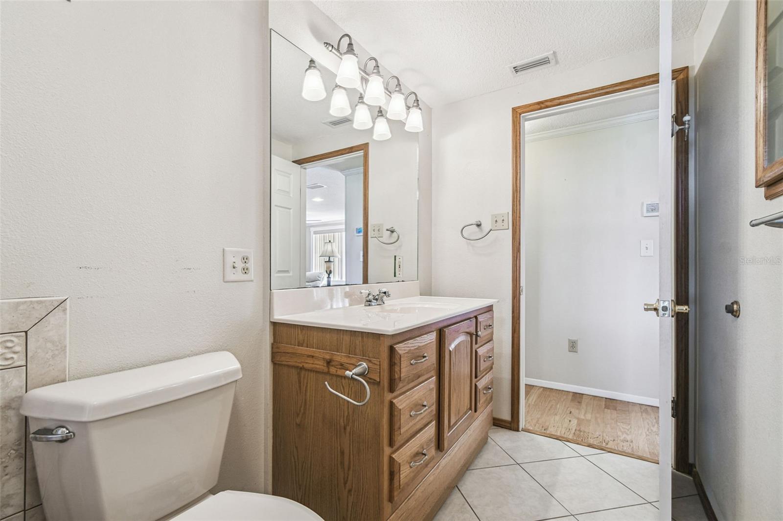 Image 27 of 51 For 3857 Orange Drive