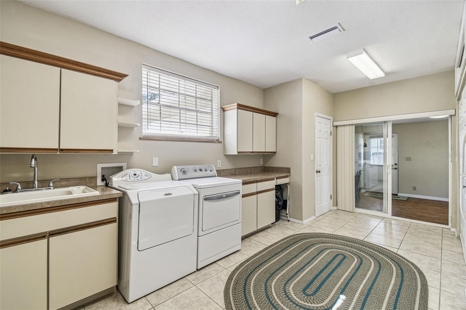 Image 28 of 51 For 3857 Orange Drive