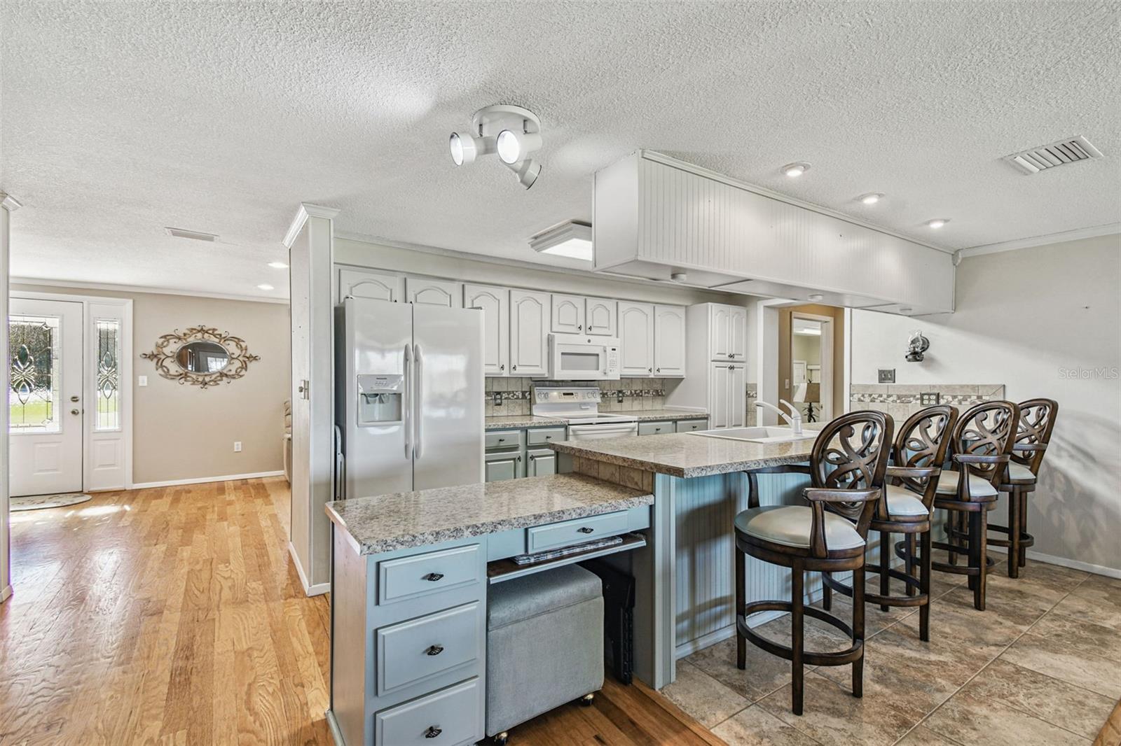 Image 7 of 51 For 3857 Orange Drive