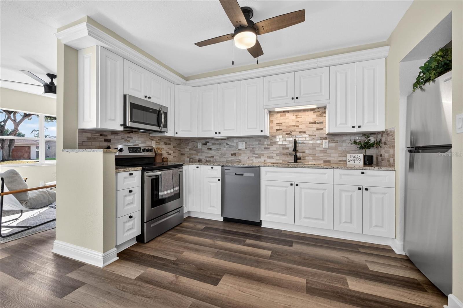 Image 10 of 33 For 3929 13th Avenue N